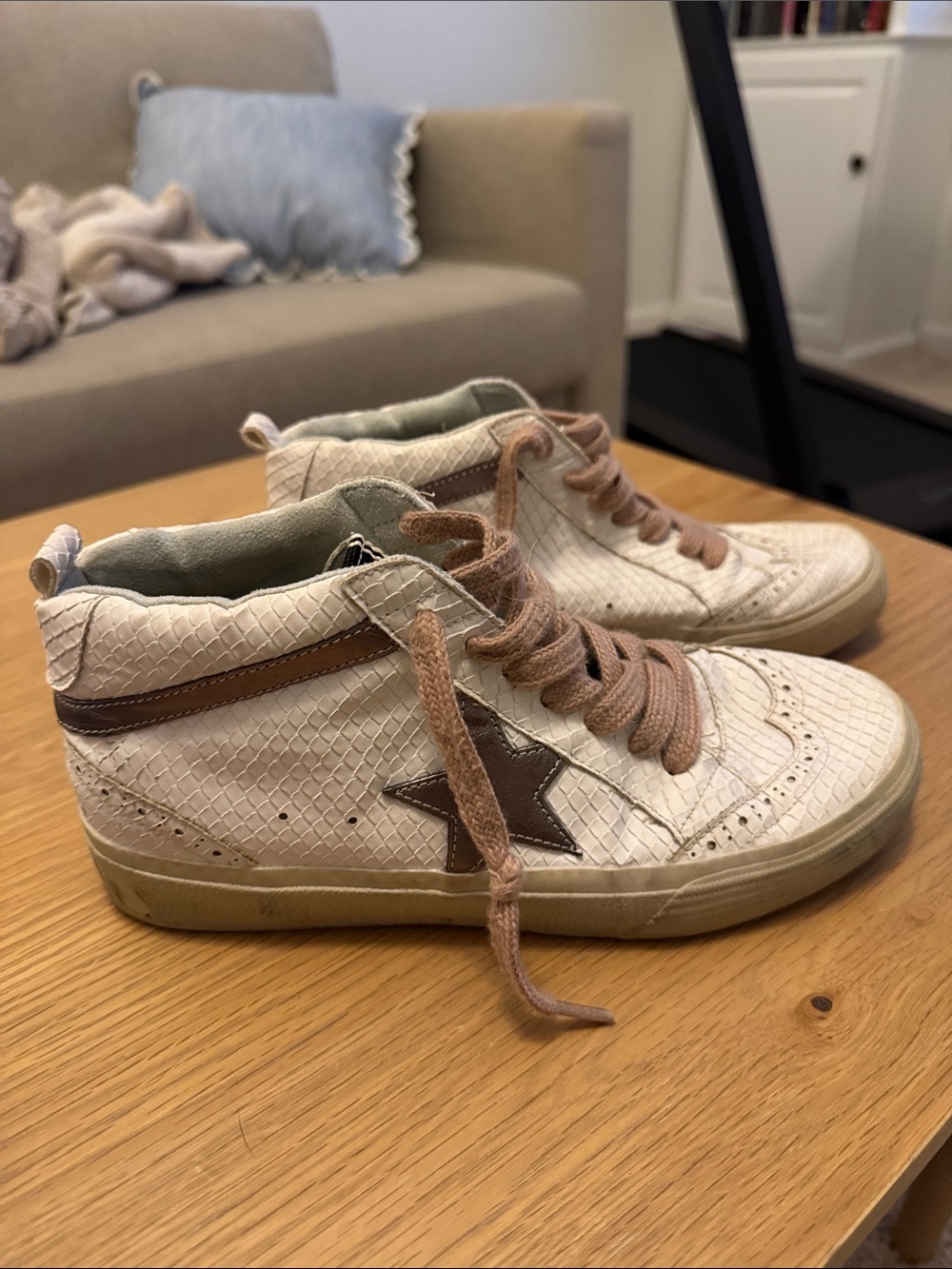 High Top Star Accent Sneakers in Cream and Taupe - Picture 3 of 7